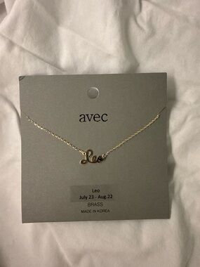 Avec Gold Leo Zodiac Script Necklace